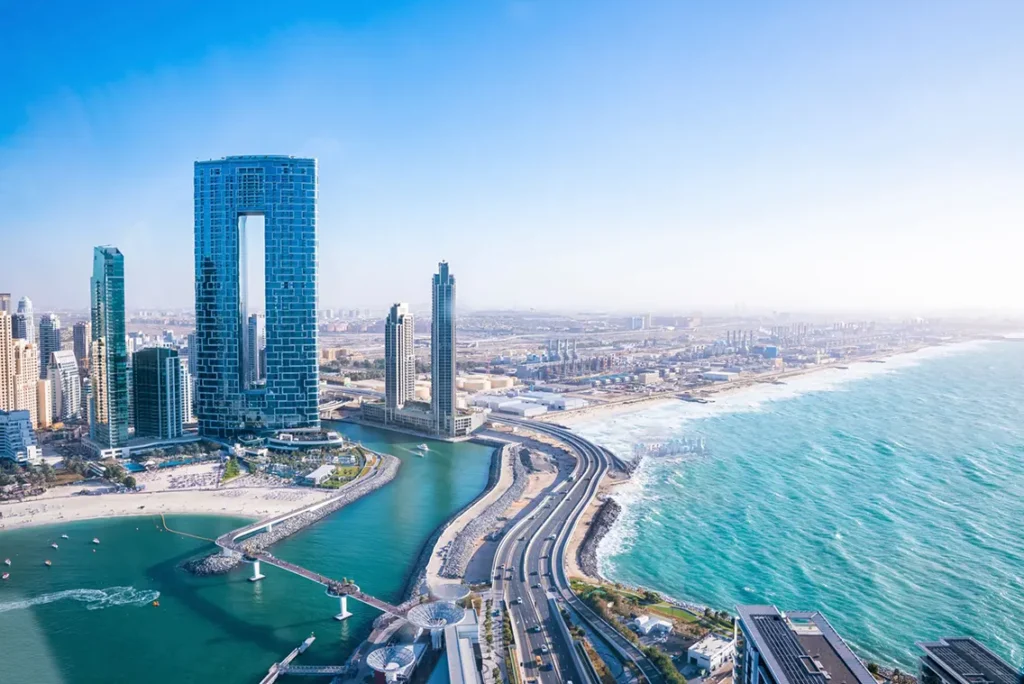 jumeirah-beach-dubai-luxury-vacation Jumeirah Beach: Pristine beaches with a stunning city skyline in Dubai