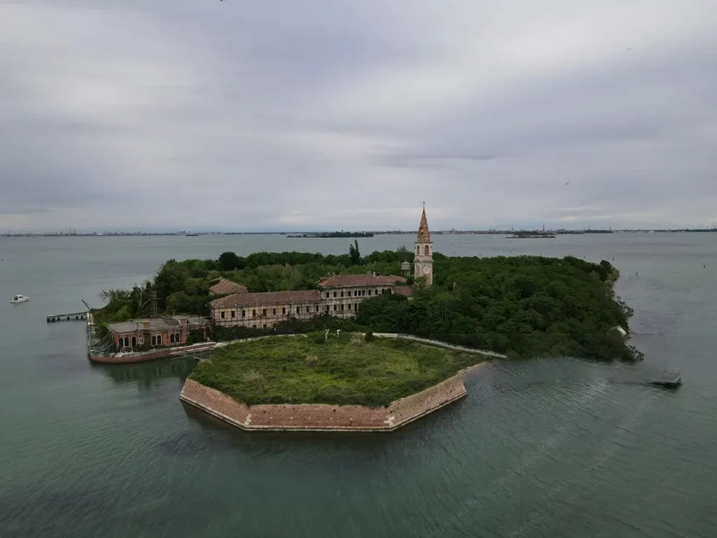 poveglia-island-most-haunted-italy Poveglia Island with a dark history of quarantines and asylums