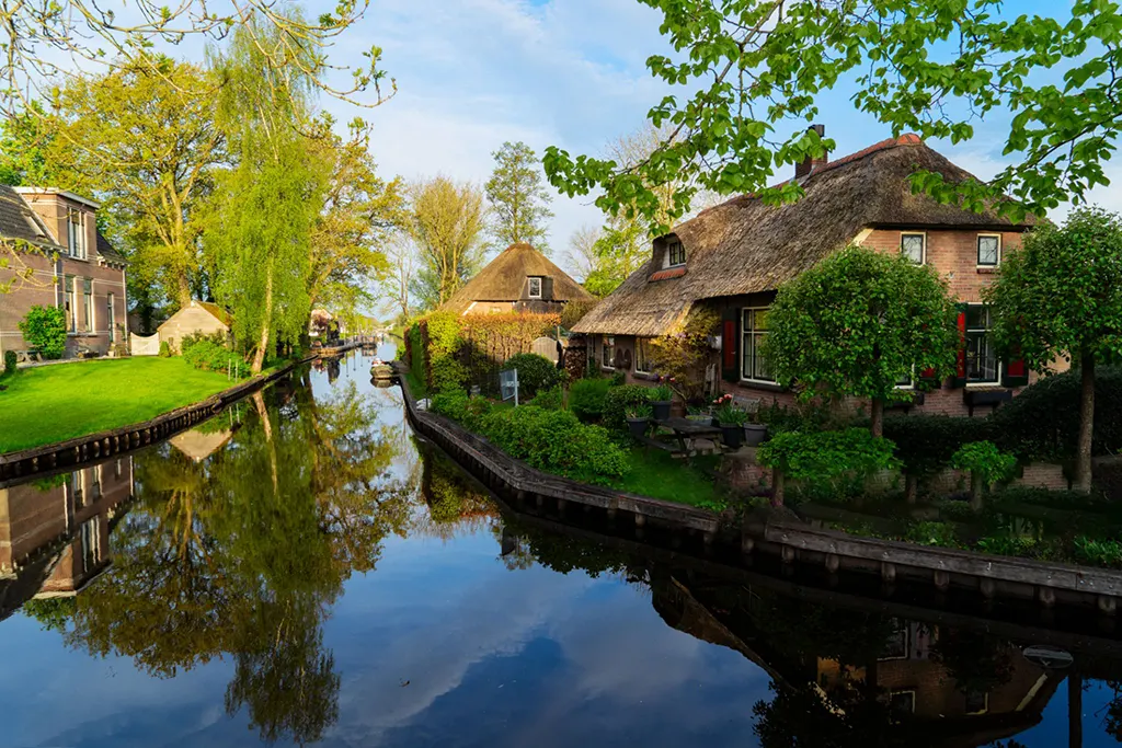 giethoorn-netherlands-no-visa-needed 3. Canal-lined streets of Giethoorn in the Netherlands.