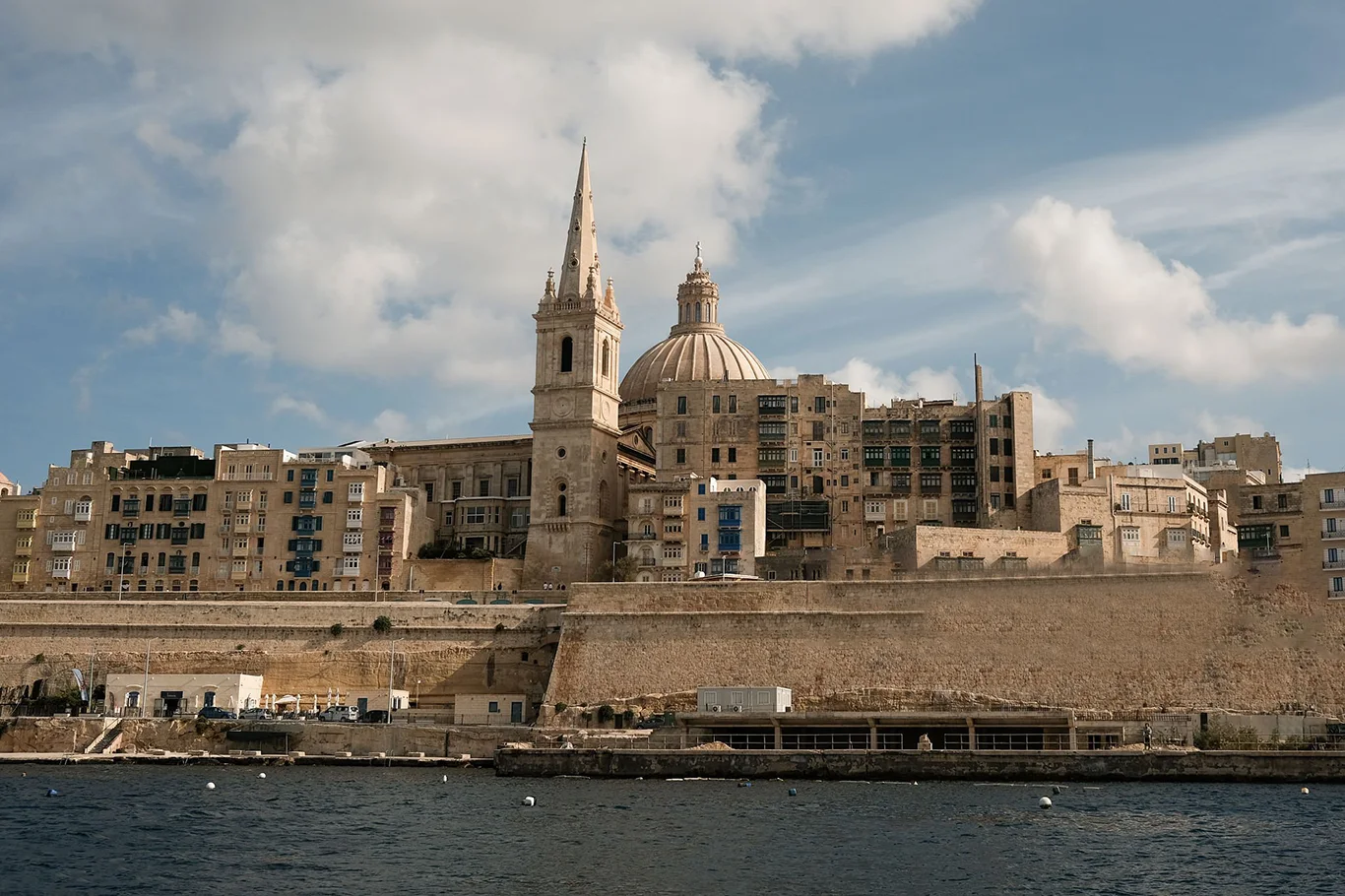 valletta-malta-limestone-cracking
